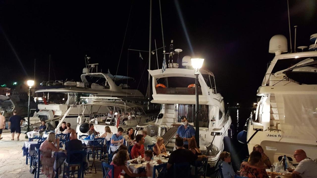 Bluetel Lixouri Bed & Breakfast Bagian luar foto